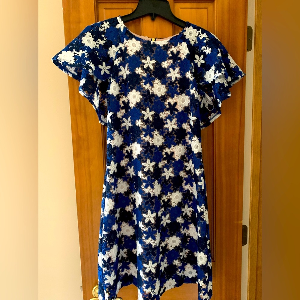 Calvin Klein floral dress. Stretchy enough for maternity. Like new. Size 2.